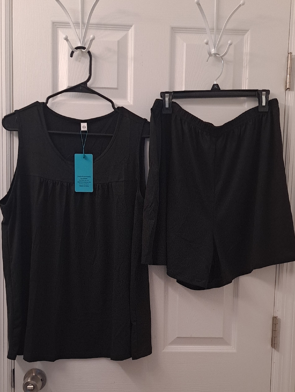 Women's Black Sleeveless Pajama Set - Soft Sleep Top & Shorts